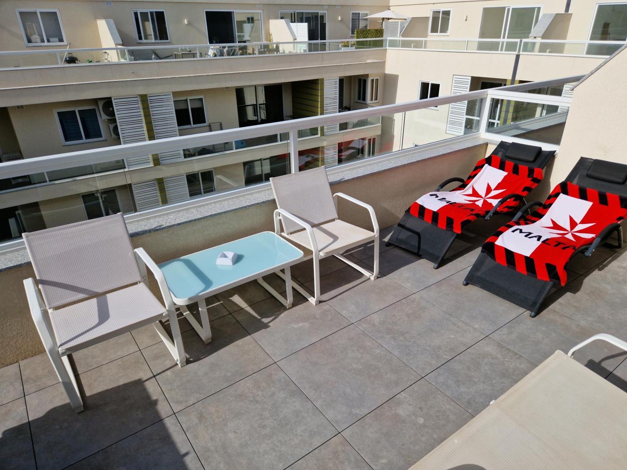 Апартаменти Sea View New Penthouse Terrace & Garage Parking Сент-Полс-Бей Екстер'єр фото