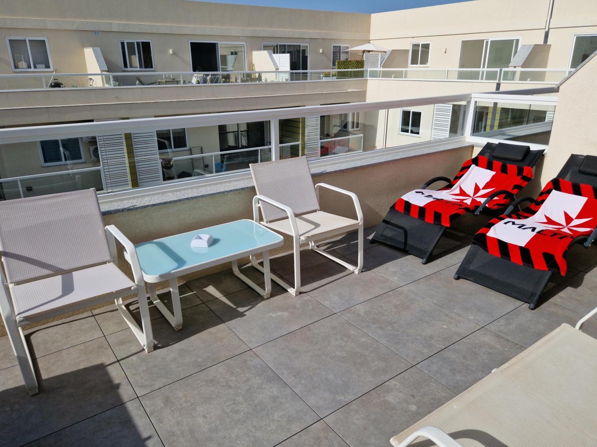 Апартаменти Sea View New Penthouse Terrace & Garage Parking Сент-Полс-Бей Екстер'єр фото