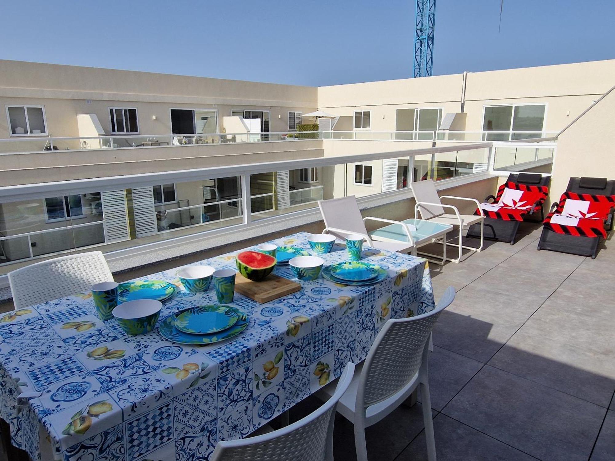 Апартаменти Sea View New Penthouse Terrace & Garage Parking Сент-Полс-Бей Екстер'єр фото