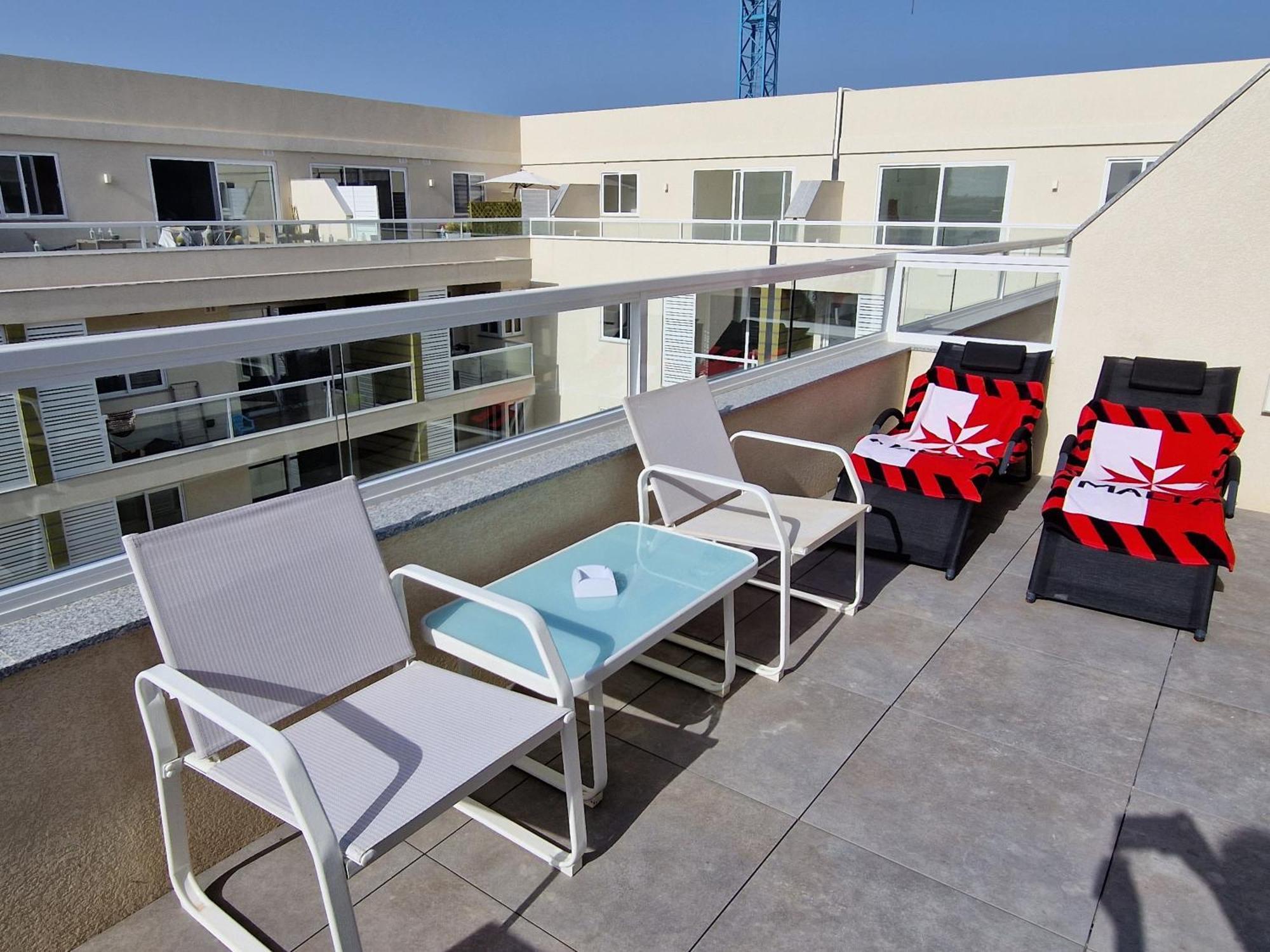 Апартаменти Sea View New Penthouse Terrace & Garage Parking Сент-Полс-Бей Екстер'єр фото